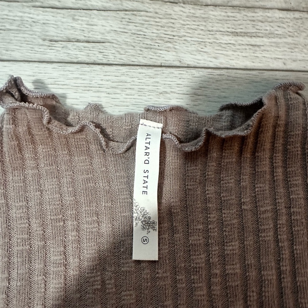 Altar'd State Taupe Ribbed Top - Picture 2 of 2